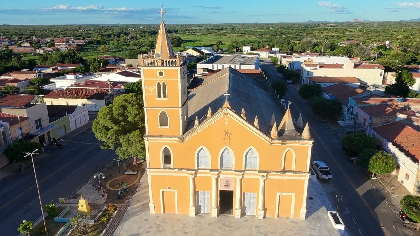 Vista aérea da Matriz e da cidade